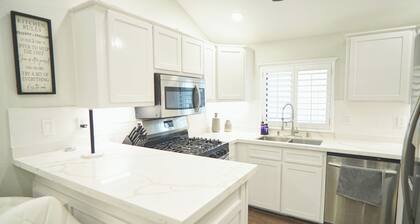 3-bedroom Modern House, recently renovated and upgraded with smart lighting