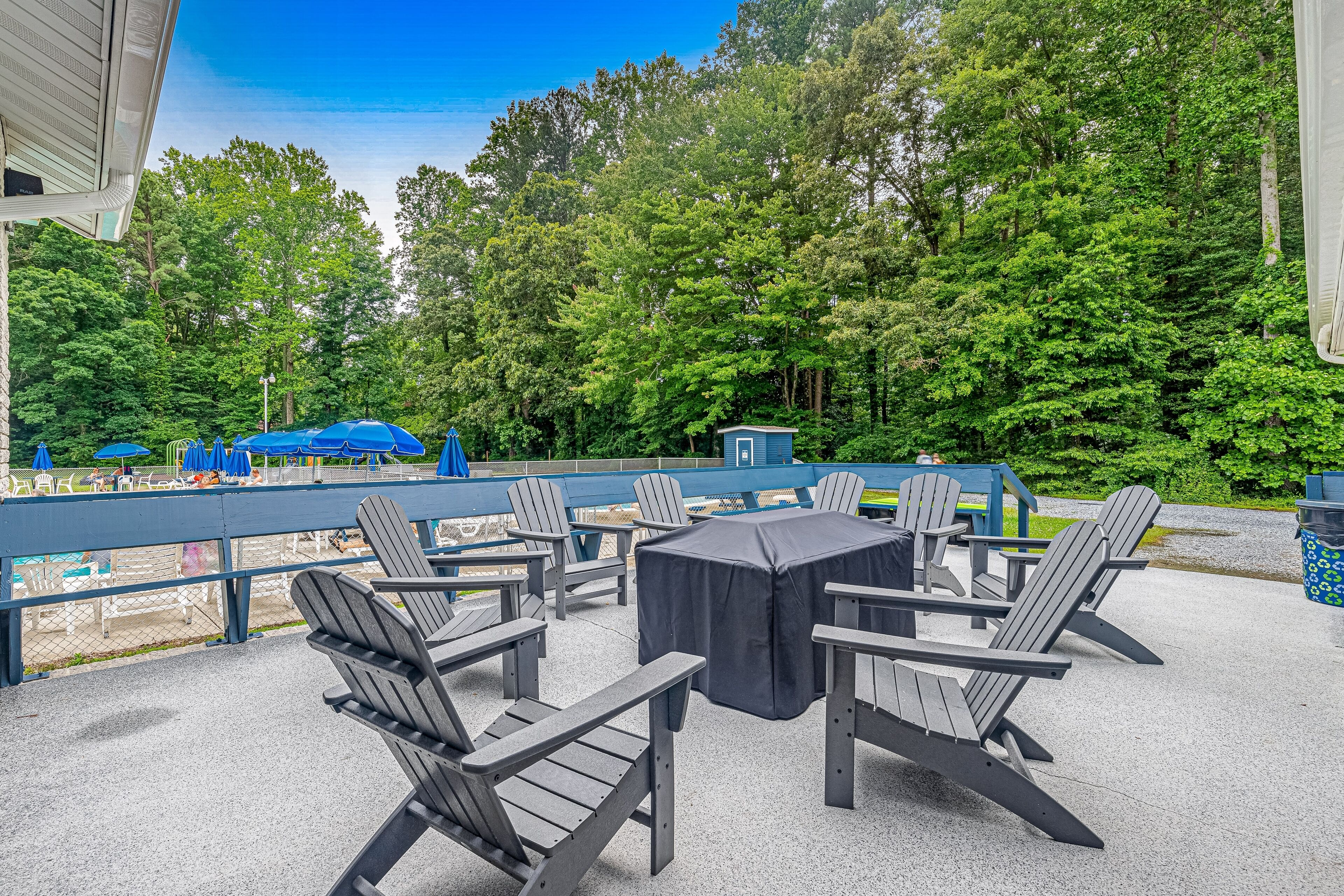 屋外ダイニングエリア