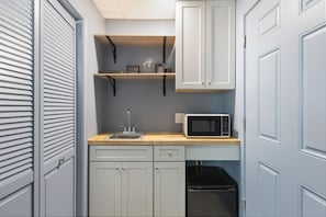 Microwave, coffee/tea maker, cookware/dishes/utensils