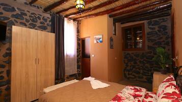 40-cm flat-screen TV with digital channels