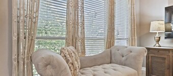 Modern 4BR Home w/ WiFi by Dell Diamond