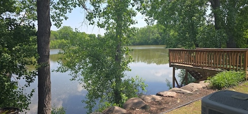 Lakeview Room in St Paul. 1 Bedroom and a Shared Bathroom