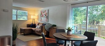 Weeki Palace w/ Backyard Escape & River Access!