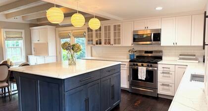 Charming 3-bedroom farmhouse in Clinton Corners with AC