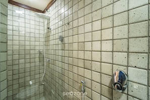 Basic Apartment | Bathroom - Apartment With Balcony and sea View - Ier0305 (Salvador)