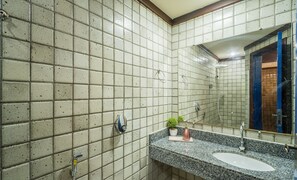 Departamento básico | Baño