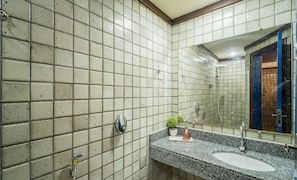 Apartment | Bathroom