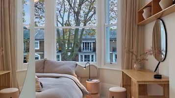 3 bedrooms, iron/ironing board, travel crib, WiFi