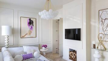 3 bedrooms, iron/ironing board, travel crib, WiFi