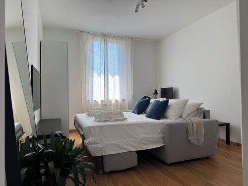 COMFORT STAY ★★★★★ 86sqm with 2 bathrooms, WiFi and smart TV near Milan/MXP/Rho fiera