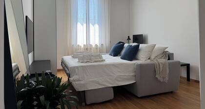 COMFORT STAY ★★★★★ 86sqm with 2 bathrooms, WiFi and smart TV near Milan/MXP/Rho fiera