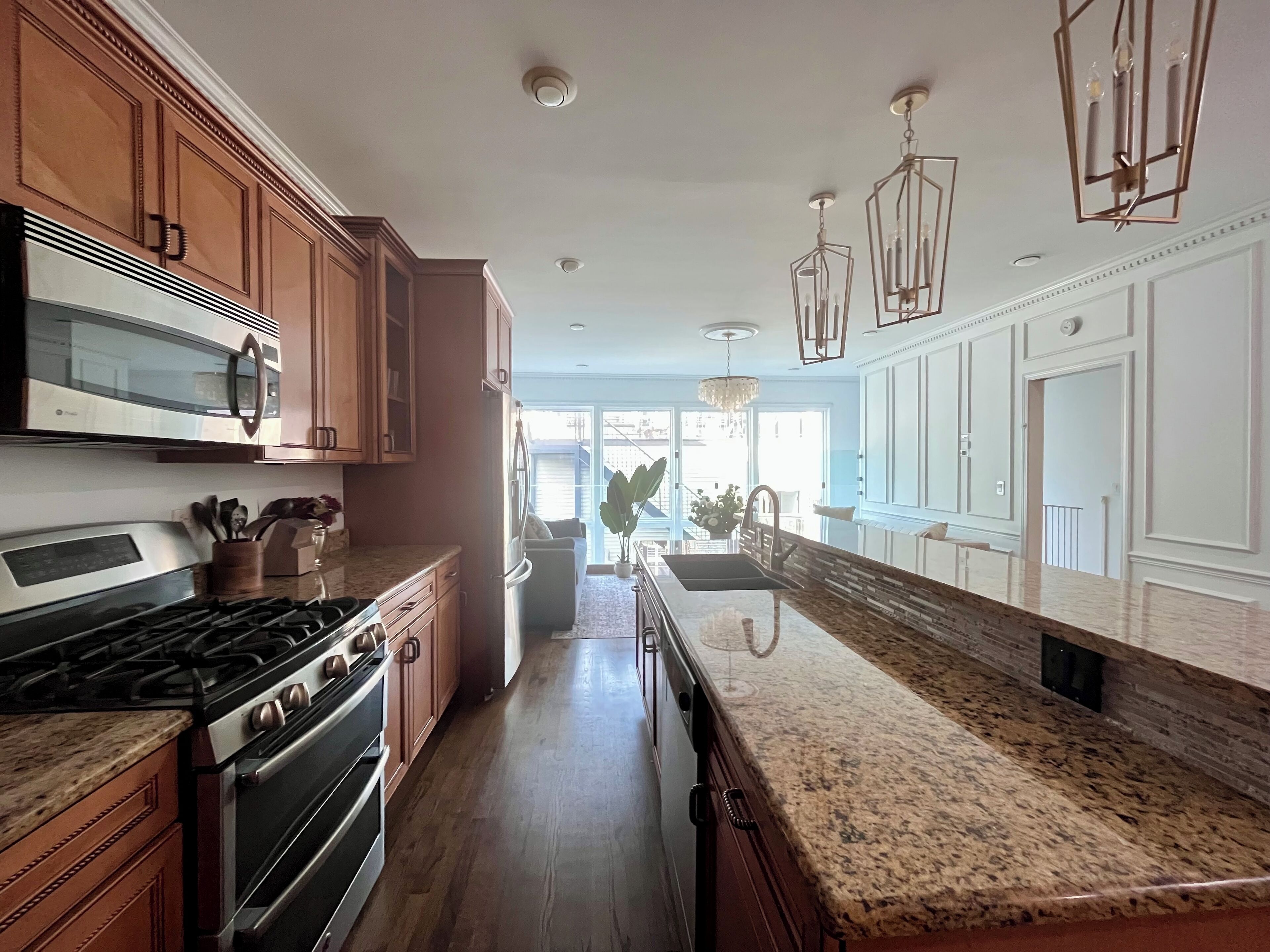 冰箱、微波炉、炉灶、洗碗机