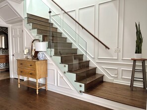 Interior - 6 BDRM/ 6 BATH LUX Avondale Home, Sleeps 15, Rooftop Deck & 2 Car Garage! (Chicago)