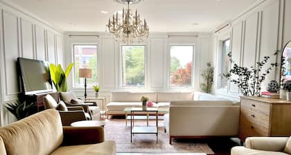 6 BDRM/ 6 BATH LUX Avondale Home, Sleeps 15, Rooftop Deck & 2 Car Garage!