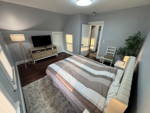 2 bedrooms, iron/ironing board, WiFi, bed sheets