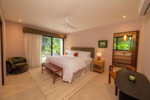 3 quartos, cofres nos quartos, Wi-Fi de cortesia, roupa de cama