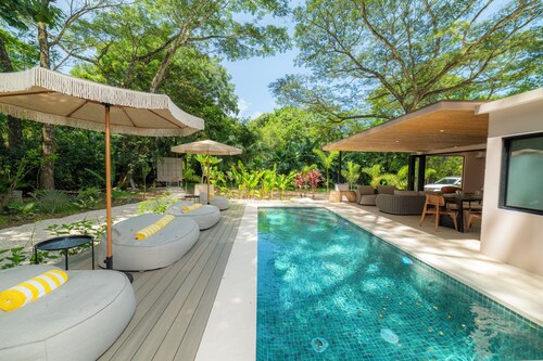 New 3-bdr home with pool in Manzanillo, near Santa Teresa