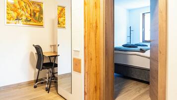 1 Schlafzimmer, Zimmersafe, Schreibtisch, kostenloses WLAN