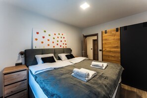 1 Schlafzimmer, Zimmersafe, Schreibtisch, kostenloses WLAN