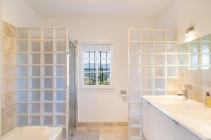Free toiletries, hair dryer
