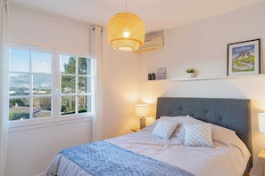 5 chambres, bureau, Wi-Fi, draps fournis