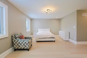 6 habitaciones, tabla de planchar con plancha, wifi y ropa de cama 