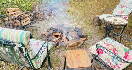 Cozy Cabin on Wheels • Forest and Farm Retreat