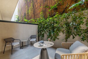 Traditional Studio Suite | Terrace/patio