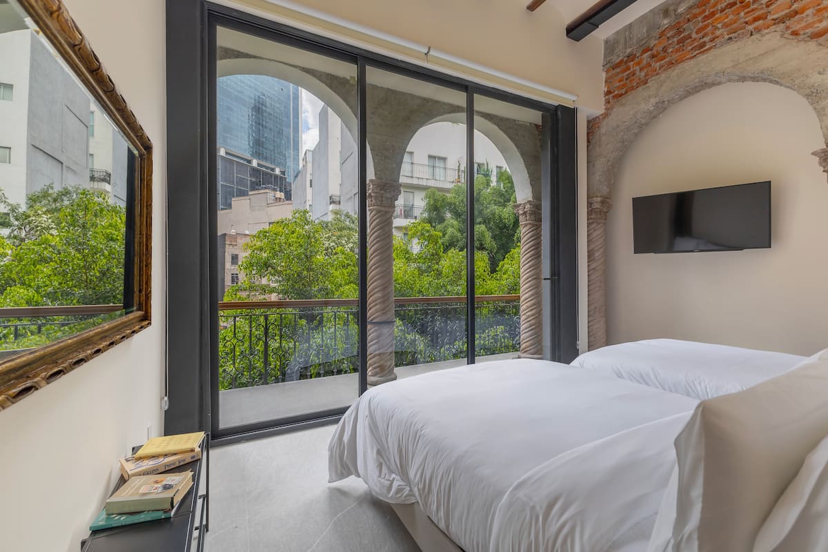 House, Multiple Bedrooms | In-room safe, desk, laptop workspace, blackout drapes