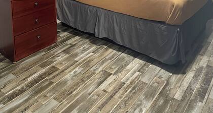 Newly remodeled 14-room hotel in charming St. Mary's .