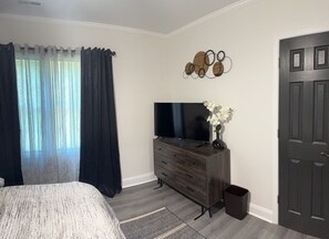 3 bedrooms, iron/ironing board, Internet, bed sheets