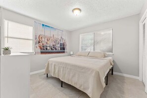 2 bedrooms, iron/ironing board, WiFi, bed sheets - San Jose Forest, 2/2, Long-Term (Jacksonville)