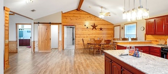 Evergreen Escape - Smith