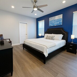 9 chambres, fer et planche à repasser, lit de bébé portatif