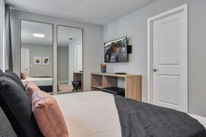 4 chambres, fer et planche à repasser, accès Internet, draps fournis