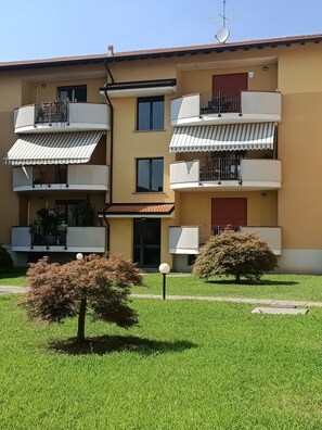 Exterior - Strategic location for an unforgettable vacation. A few miles from the lakes (Oleggio)