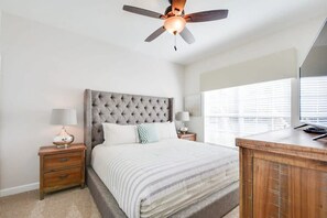 4 bedrooms, iron/ironing board, travel crib, free WiFi - 4BR w/ Private Pool — Storey Lake Resort (Kissimmee)