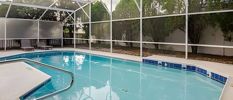 من حمّامات السباحة المغطاة، حمّام سباحة خارجي