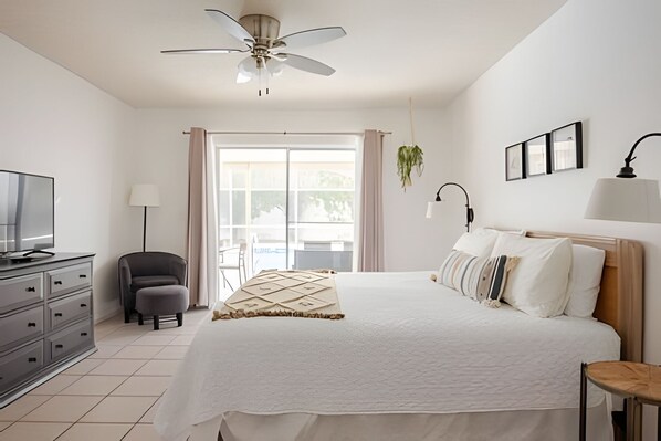 3 habitaciones, tabla de planchar con plancha y cuna de viaje