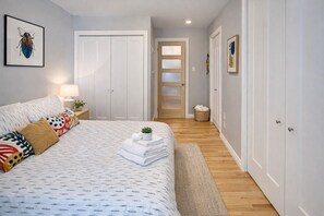 2 makuuhuonetta, silitysrauta/-lauta, Wi-Fi, vuodevaatteet