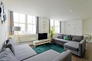 Departamento, 3 habitaciones, vista a la ciudad | Sala de estar