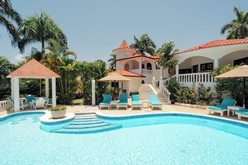 The Crown Villas
