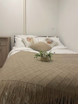 4 bedrooms, iron/ironing board, WiFi, bed sheets - Apartment in Avignon (Avignon)