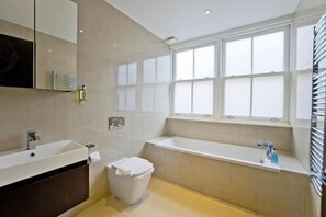 Apartment, 3 Bedrooms, City View | Bathroom - Imperial Street Apartments 2 (London)