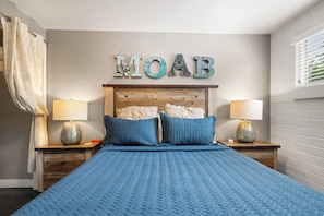 Individually furnished, laptop workspace, free WiFi, bed sheets