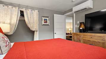 Condo | Individually furnished, laptop workspace, free WiFi, bed sheets