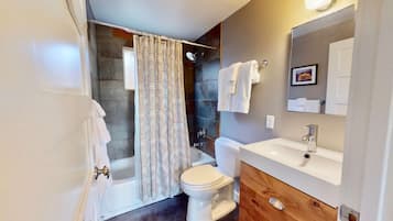 Condo | Bathroom