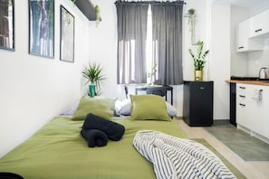 1 bedroom, WiFi, bed sheets