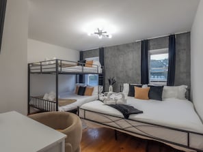 2 bedrooms, desk, free WiFi