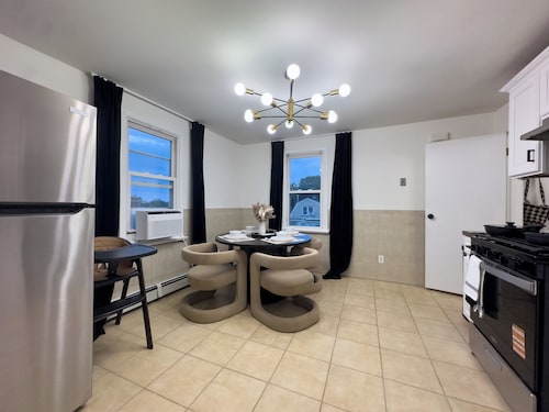 Elegant NYC View Stay! Park Free, 6 beds- Sleep 8+ ✨10% OFF 7 days 